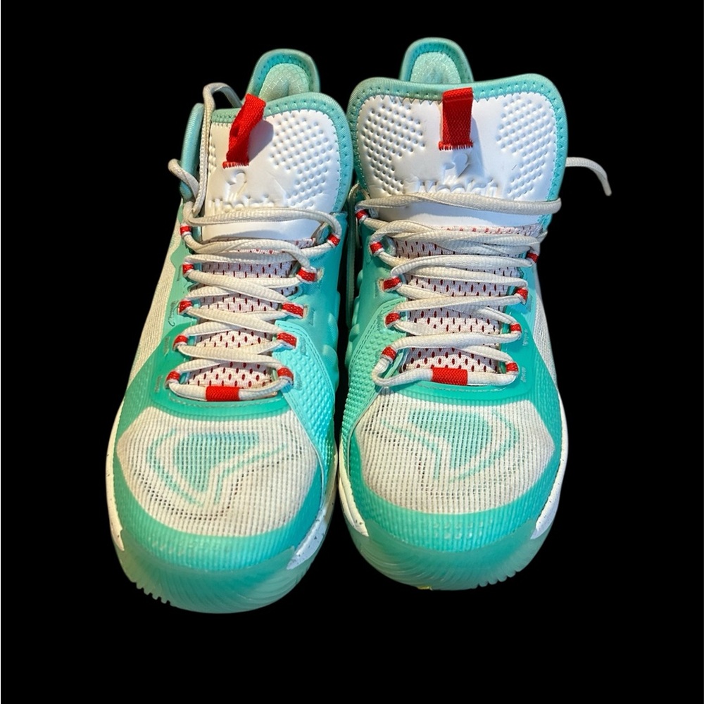 Moolah Kicks Neovolt Pro Mint/White Basketball Sneakers - Size 8 Women’s